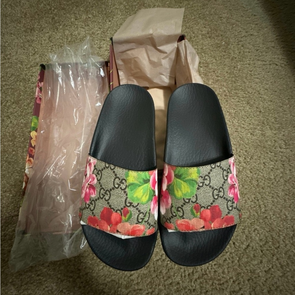 GG BLOOMS SUPREME FLORAL SLIDE SANDAL size 35